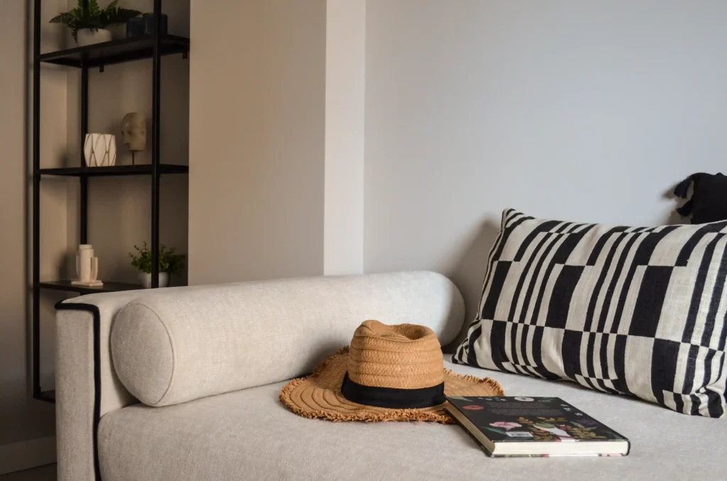 proyecto-interiorismo-num-piso-residencia-secundaria-sofa
